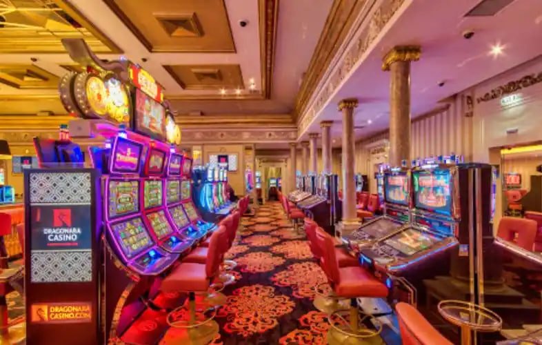 Pengguna Indonesia menikmati Live Casino eurotogel melalui ponsel dengan nyaman